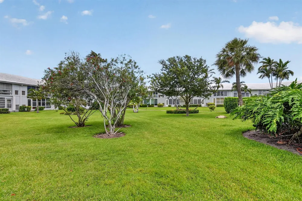 5520 Ocean Boulevard #110 Ocean Ridge, FL 33435
