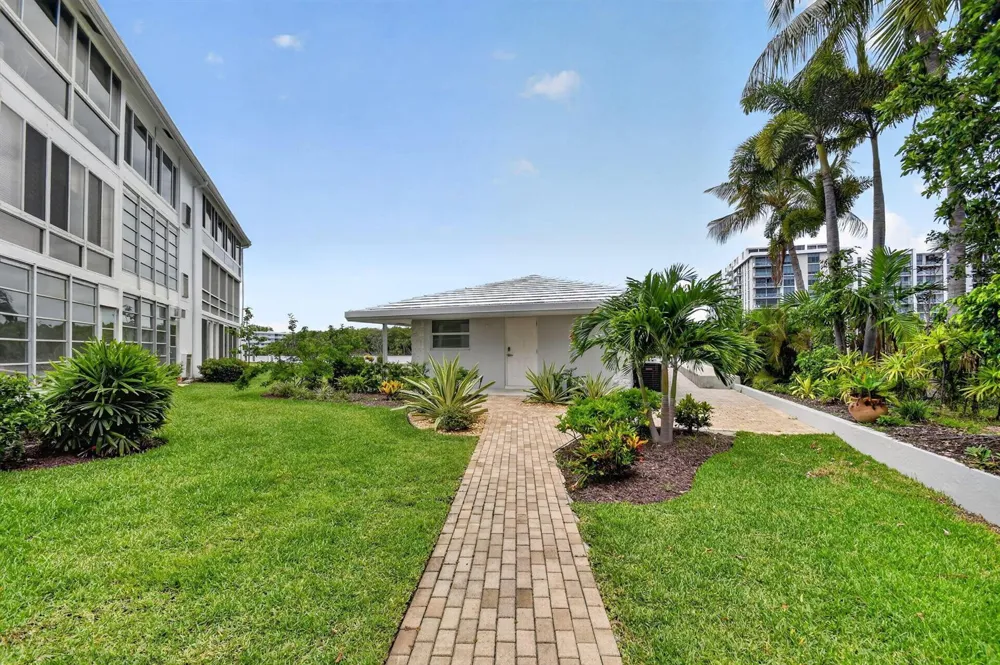 5520 Ocean Boulevard #110 Ocean Ridge, FL 33435