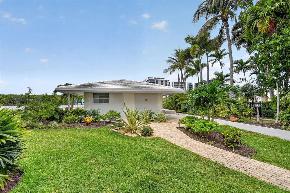 5520 Ocean Boulevard #110 Ocean Ridge, FL 33435