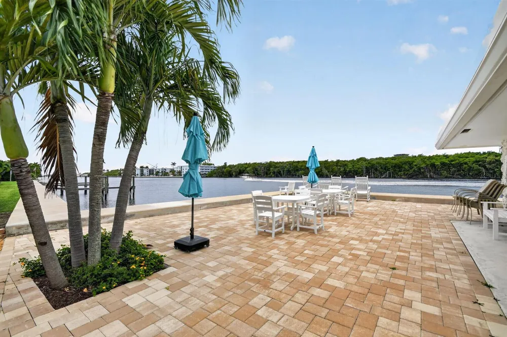 5520 Ocean Boulevard #110 Ocean Ridge, FL 33435