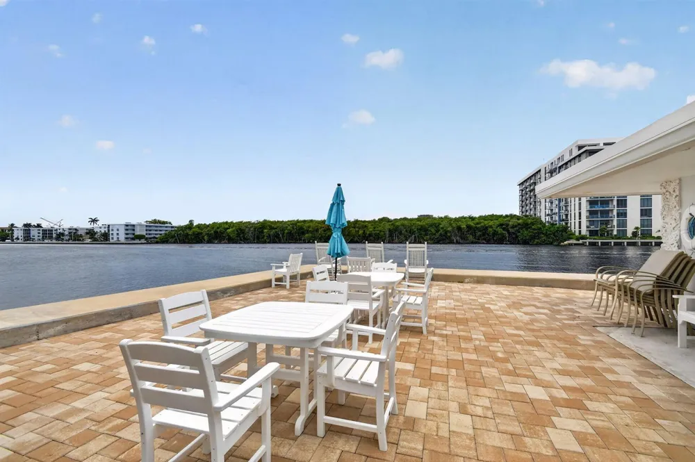 5520 Ocean Boulevard #110 Ocean Ridge, FL 33435