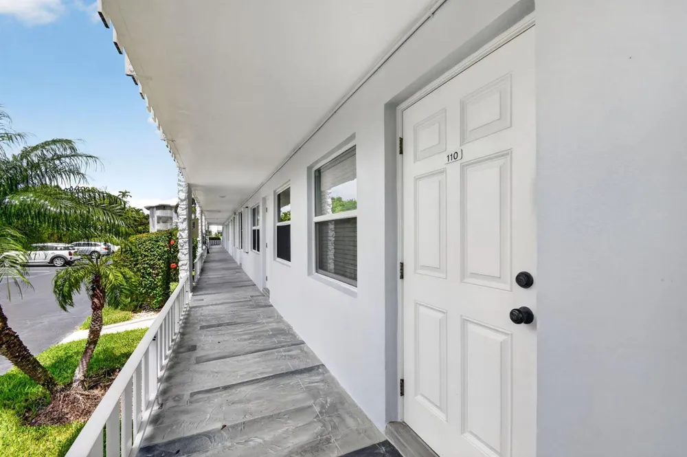 5520 Ocean Boulevard #110 Ocean Ridge, FL 33435