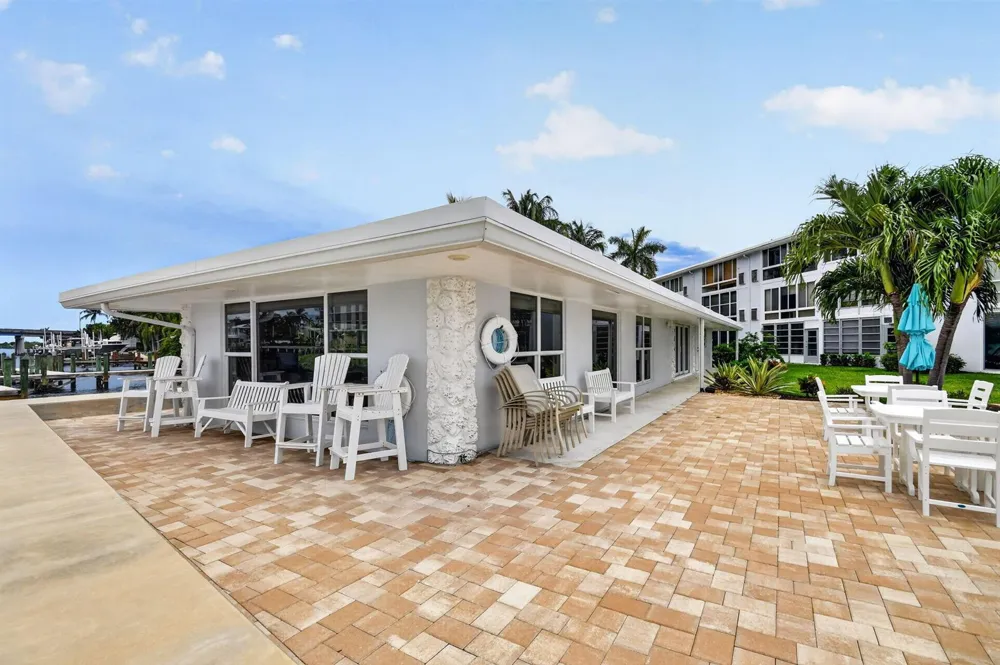 5520 Ocean Boulevard #110 Ocean Ridge, FL 33435