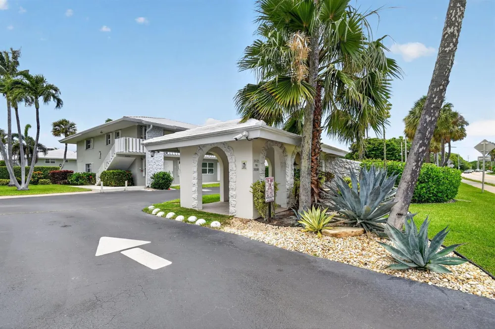 5520 Ocean Boulevard #110 Ocean Ridge, FL 33435