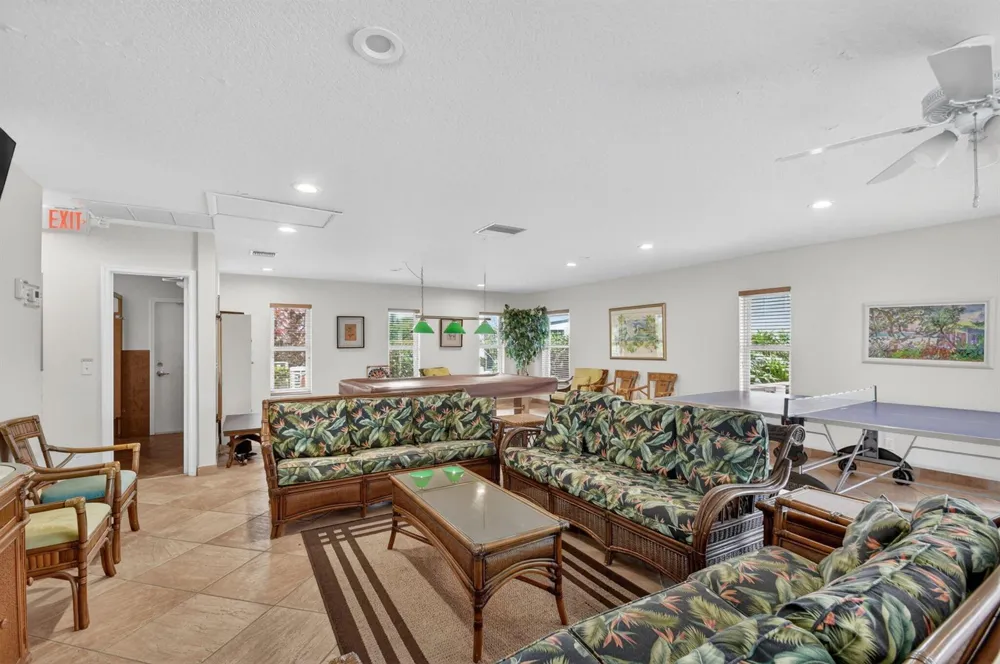 5520 Ocean Boulevard #110 Ocean Ridge, FL 33435
