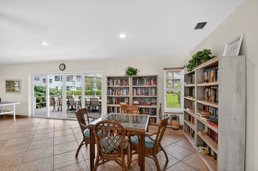 5520 Ocean Boulevard #110 Ocean Ridge, FL 33435