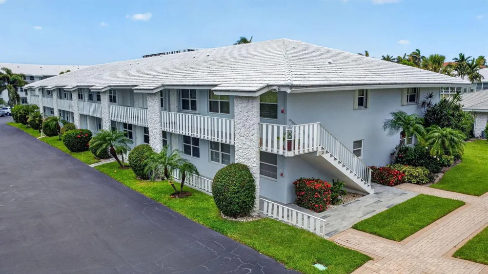5520 Ocean Boulevard #110 Ocean Ridge, FL 33435