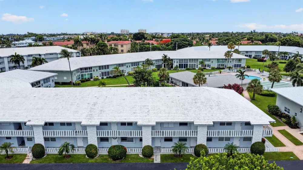 5520 Ocean Boulevard #110 Ocean Ridge, FL 33435