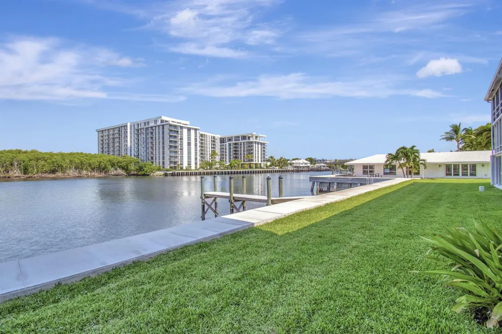 5520 Ocean Boulevard #110 Ocean Ridge, FL 33435