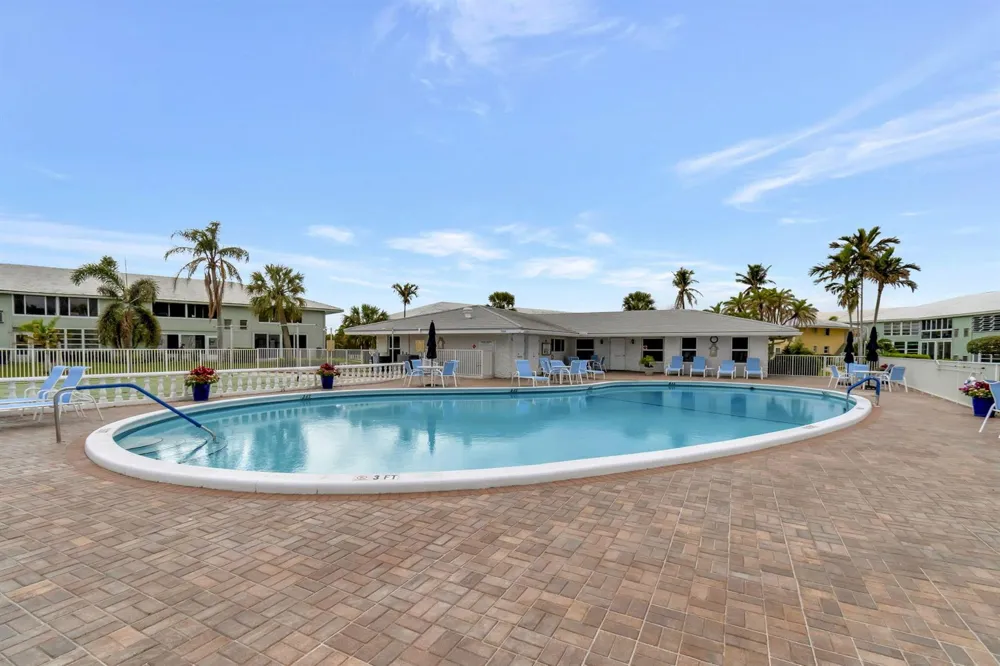 5520 Ocean Boulevard #110 Ocean Ridge, FL 33435
