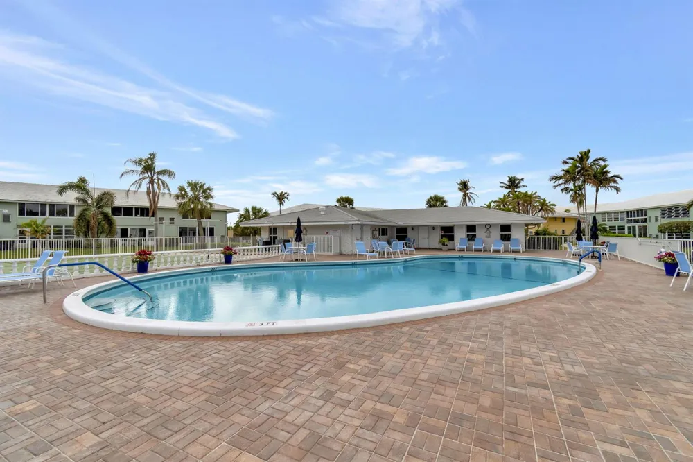 5520 Ocean Boulevard #110 Ocean Ridge, FL 33435