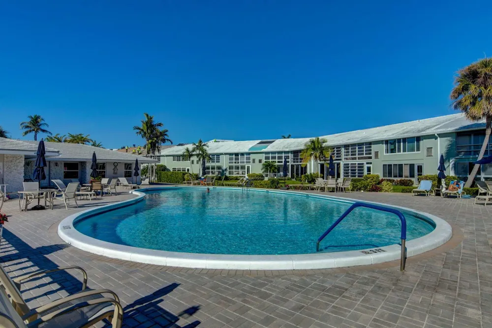 5520 Ocean Boulevard #110 Ocean Ridge, FL 33435
