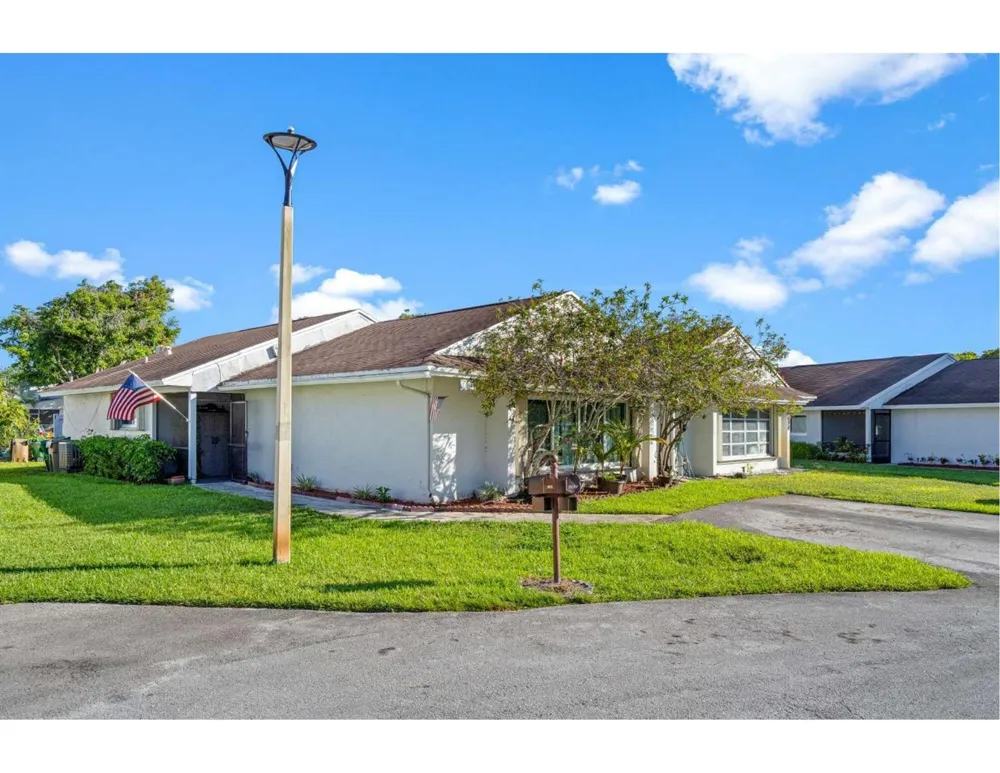 8634 Bridle Path Court #1 Davie, FL 33328