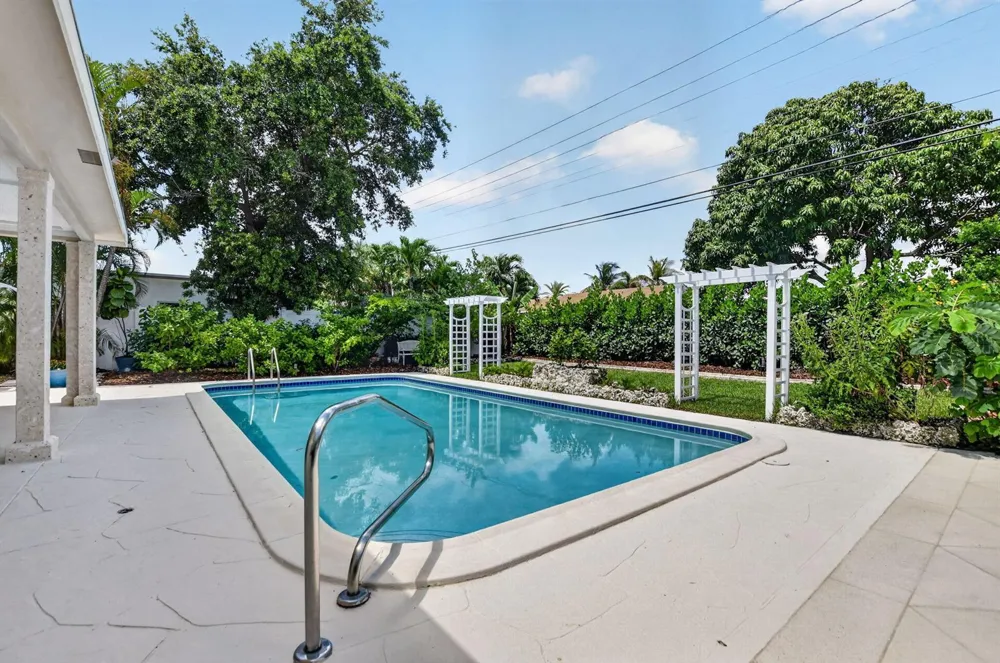 1207 SW 12th Avenue Boca Raton, FL 33486
