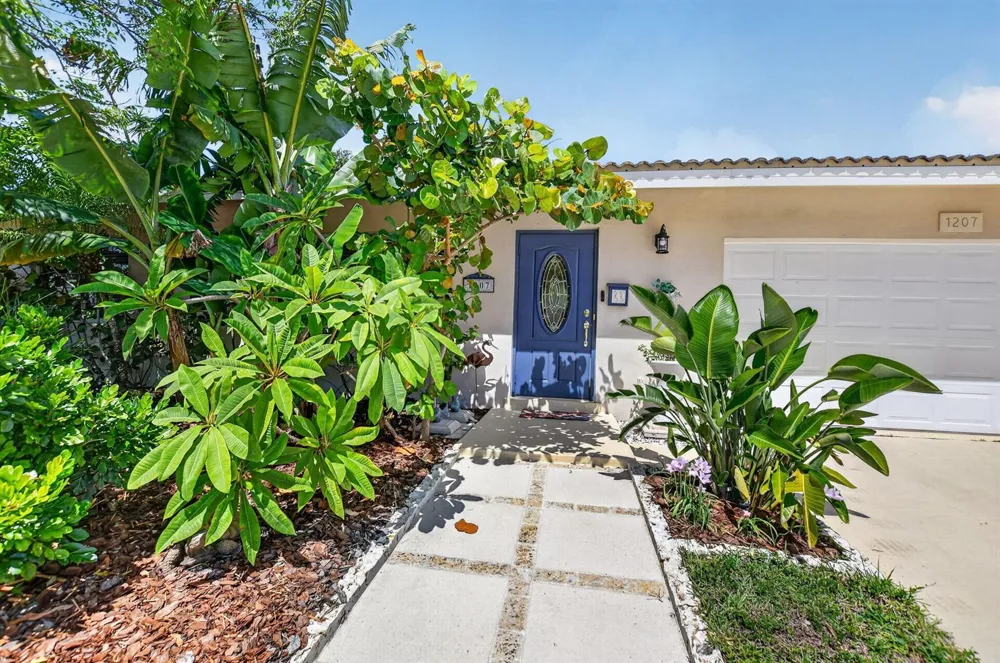 1207 SW 12th Avenue Boca Raton, FL 33486