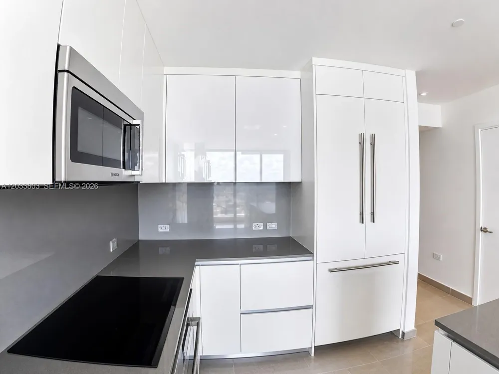 88 SW 7th St #2206 Miami, FL 33130
