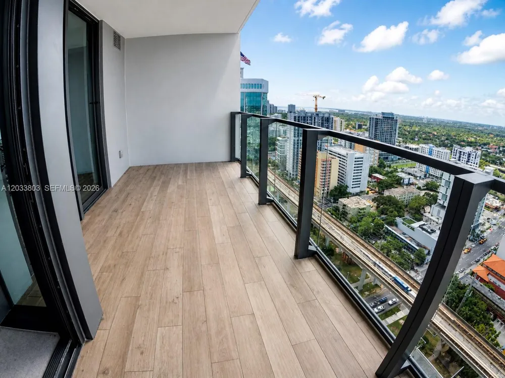 88 SW 7th St #2206 Miami, FL 33130