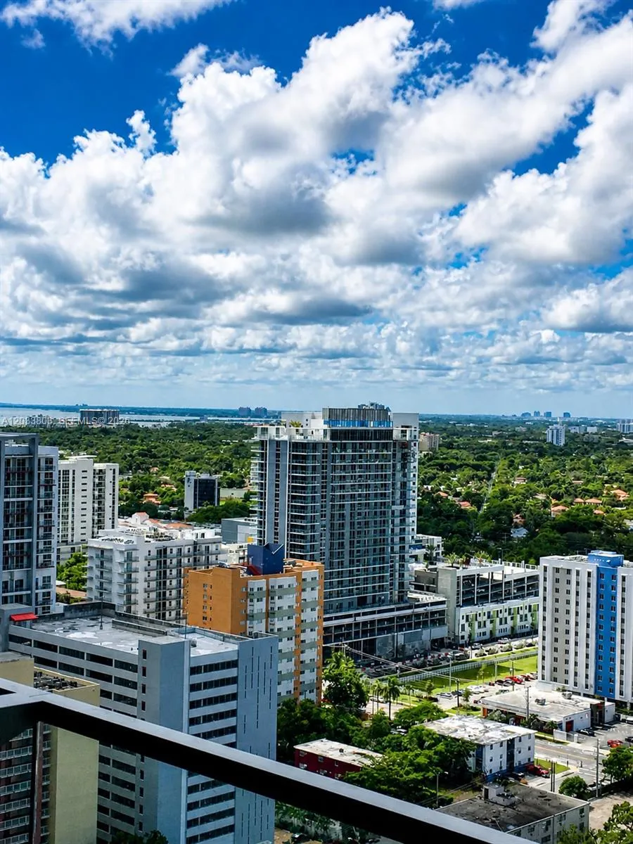 88 SW 7th St #2206 Miami, FL 33130
