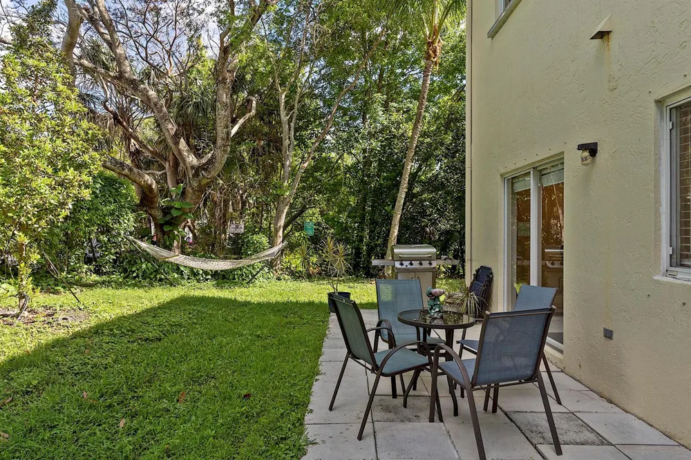 4776 Lago Vista Drive Coconut Creek, FL 33073