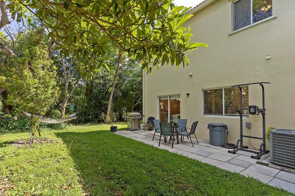 4776 Lago Vista Drive Coconut Creek, FL 33073