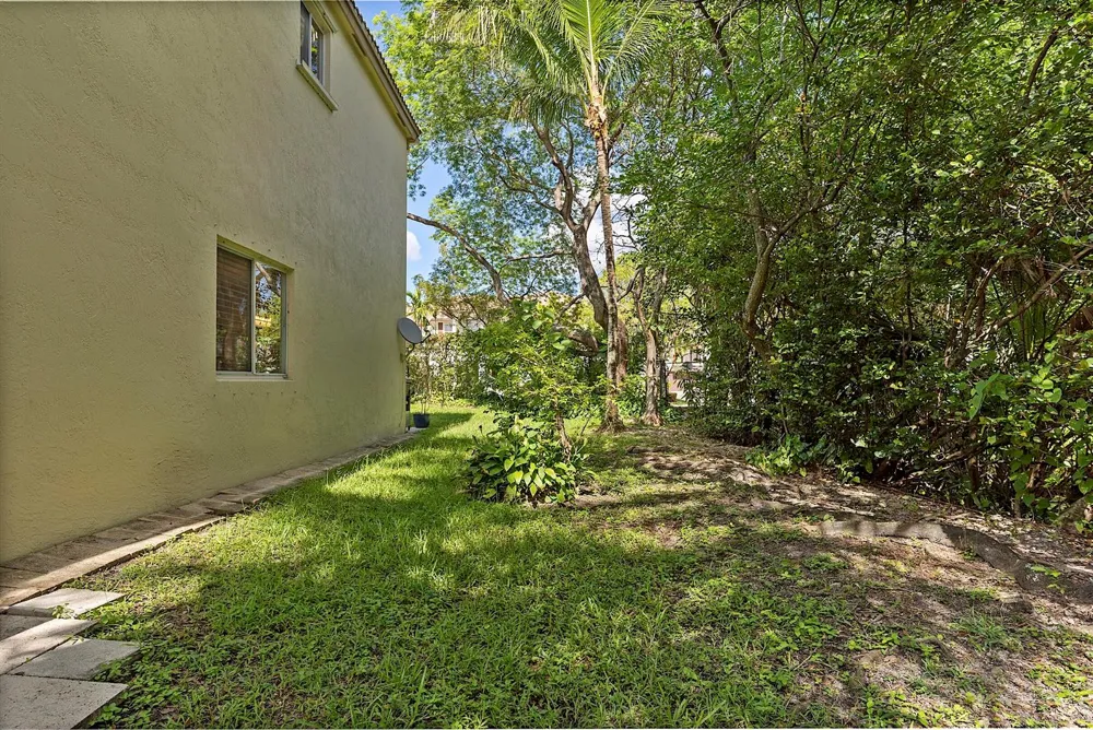 4776 Lago Vista Drive Coconut Creek, FL 33073