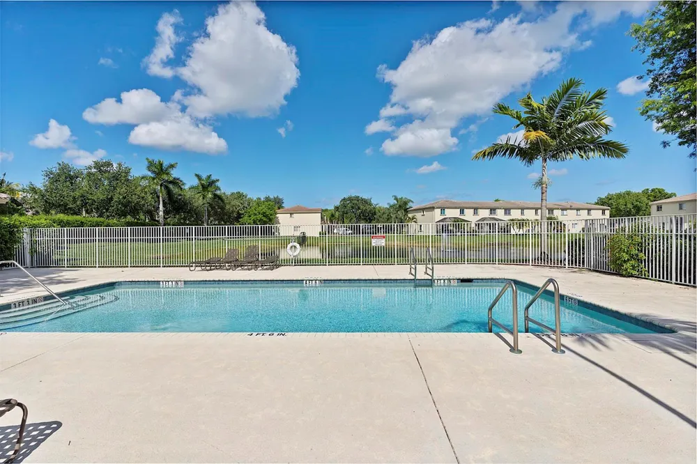 4776 Lago Vista Drive Coconut Creek, FL 33073