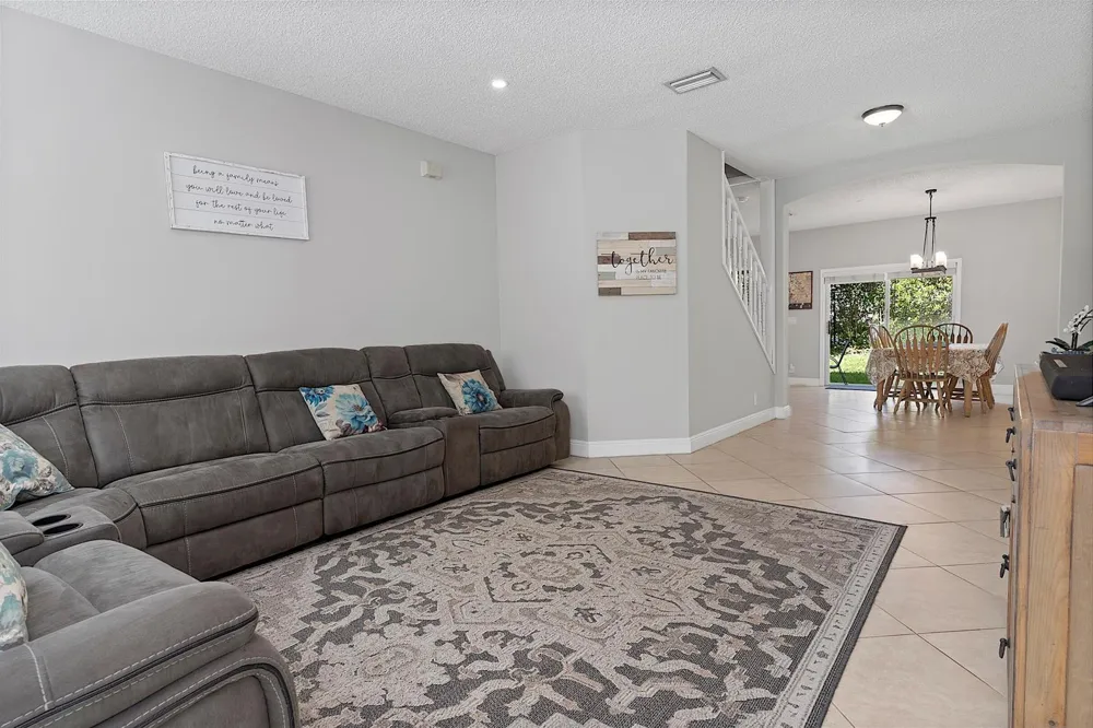 4776 Lago Vista Drive Coconut Creek, FL 33073