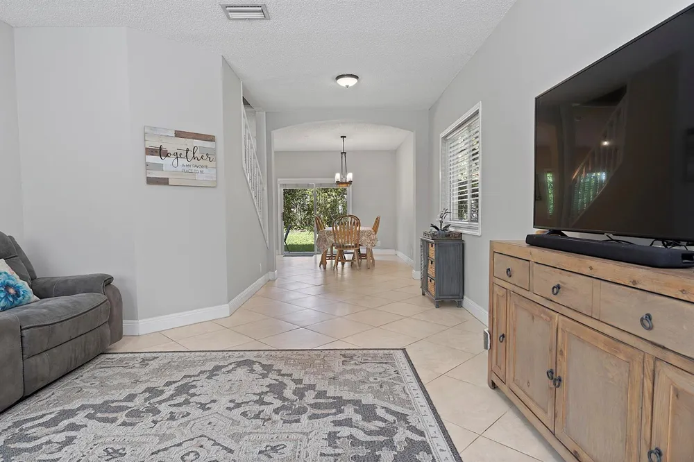 4776 Lago Vista Drive Coconut Creek, FL 33073
