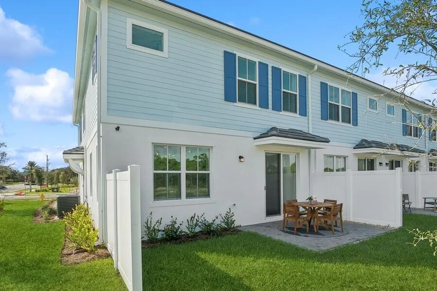 208 SE Birch Terrace Stuart, FL 34997