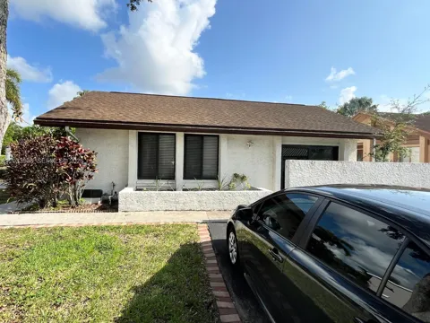 3931 SW 84th Ter