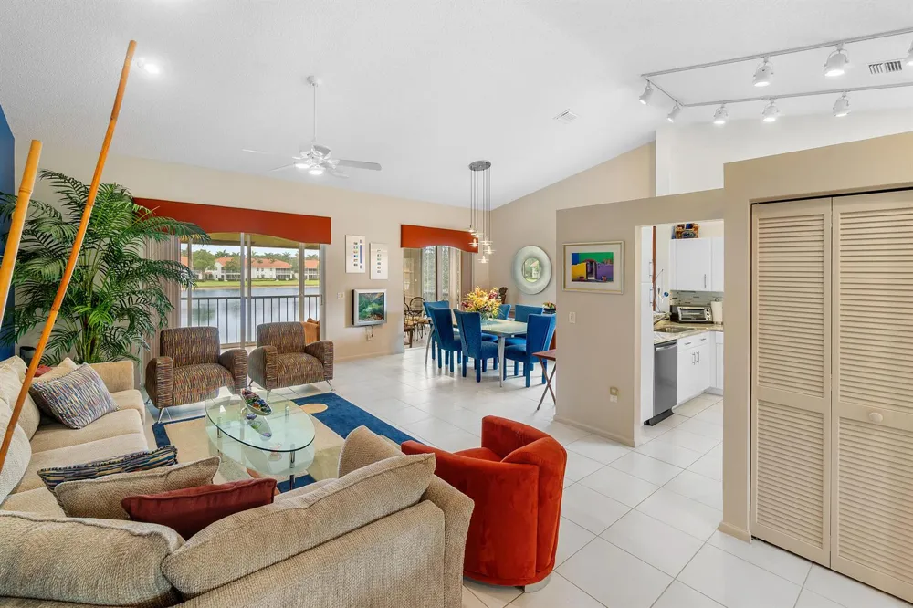 9829 Seacrest Circle #202 Boynton Beach, FL 33437