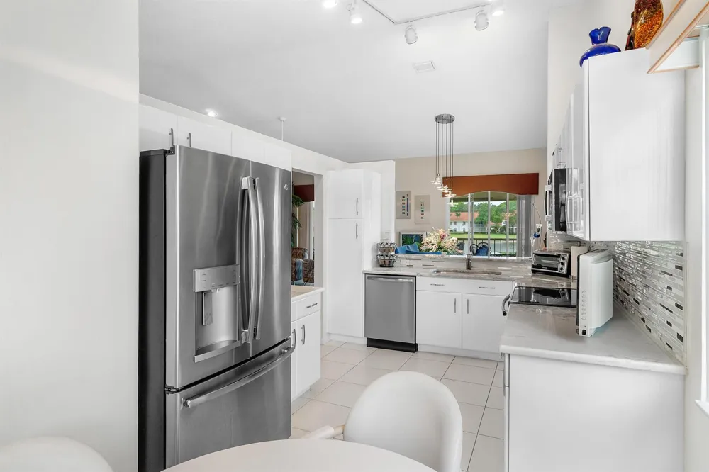 9829 Seacrest Circle #202 Boynton Beach, FL 33437