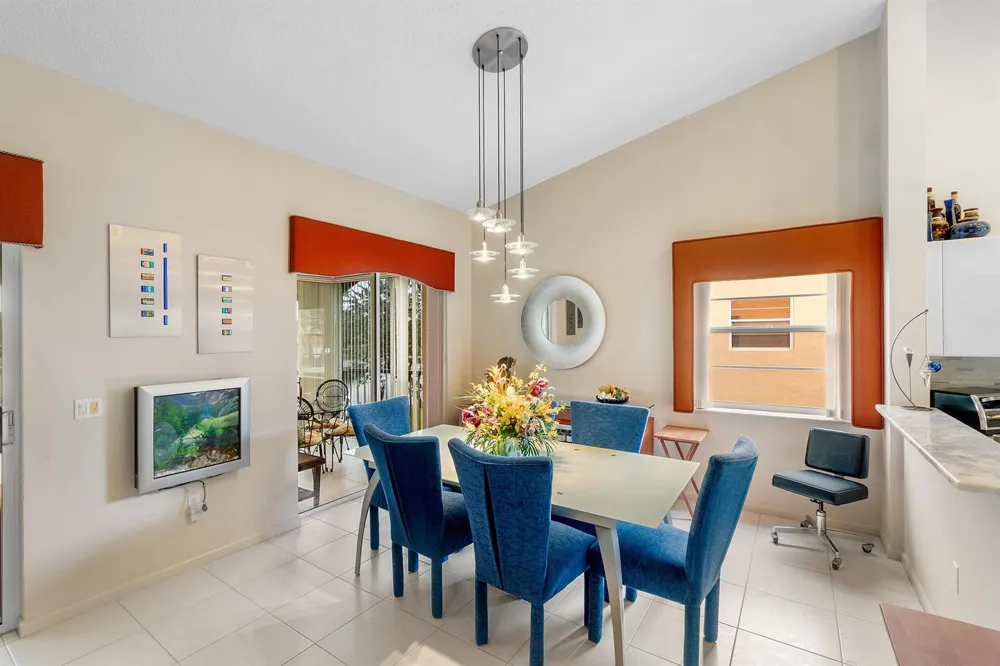 9829 Seacrest Circle #202 Boynton Beach, FL 33437