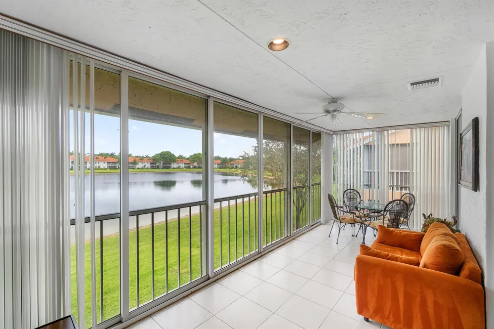9829 Seacrest Circle #202 Boynton Beach, FL 33437