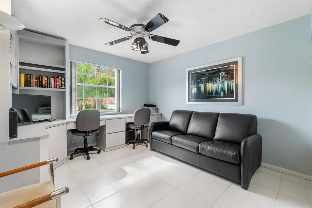 9829 Seacrest Circle #202 Boynton Beach, FL 33437