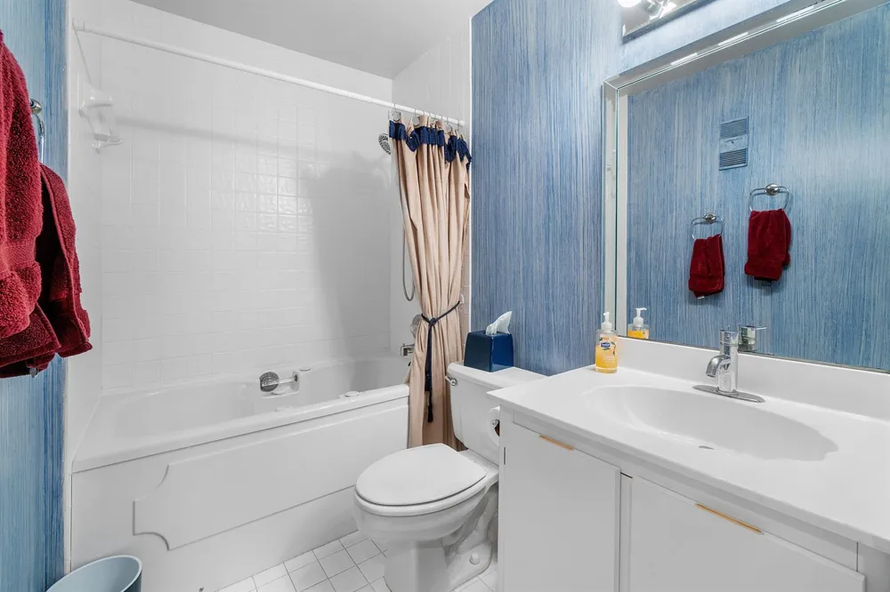 9829 Seacrest Circle #202 Boynton Beach, FL 33437