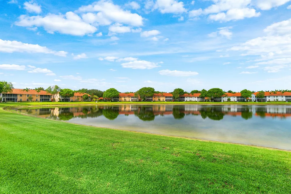 9829 Seacrest Circle #202 Boynton Beach, FL 33437
