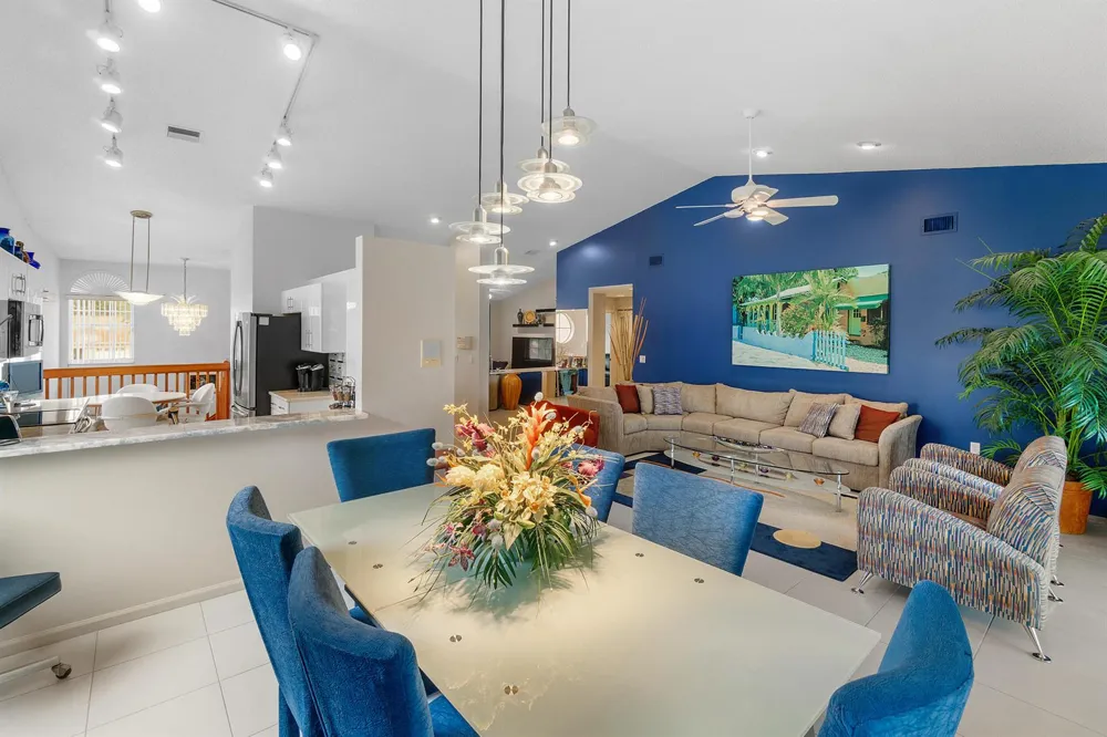 9829 Seacrest Circle #202 Boynton Beach, FL 33437