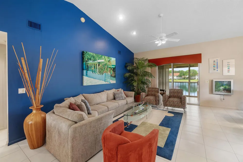 9829 Seacrest Circle #202 Boynton Beach, FL 33437