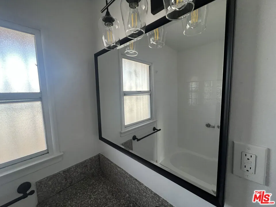 419 La Colina Drive #4 Inglewood, CA 90302