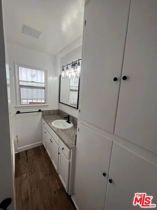 419 La Colina Drive #4 Inglewood, CA 90302