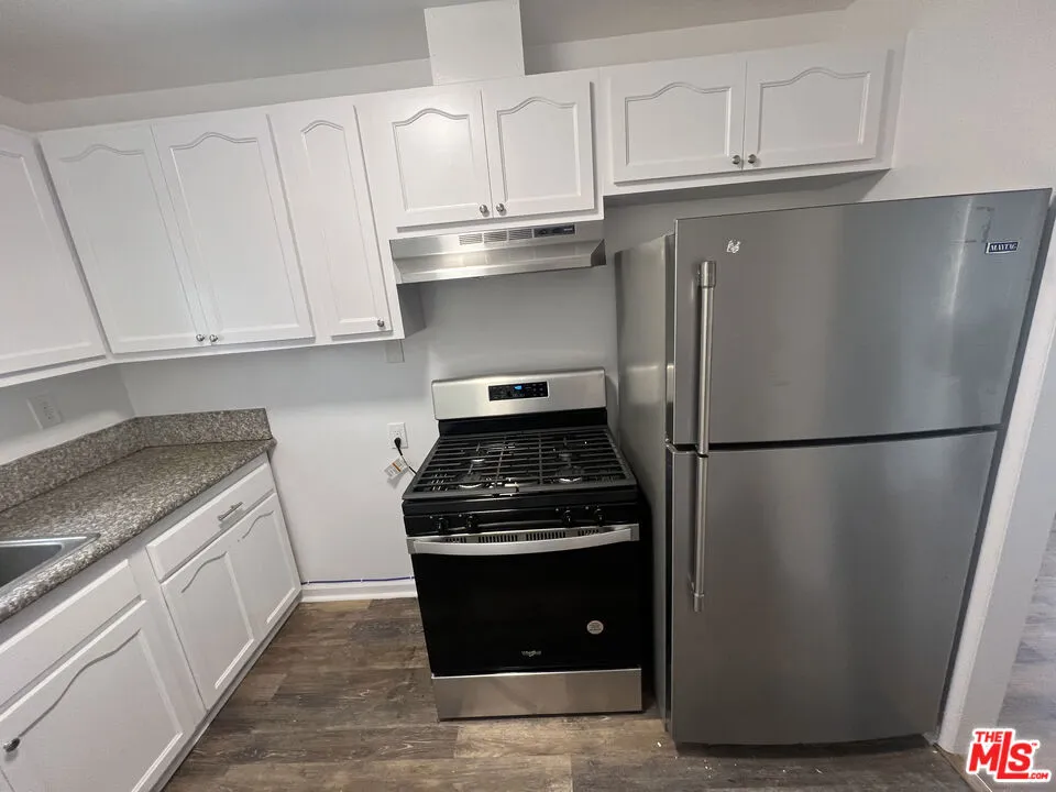 419 La Colina Drive #4 Inglewood, CA 90302