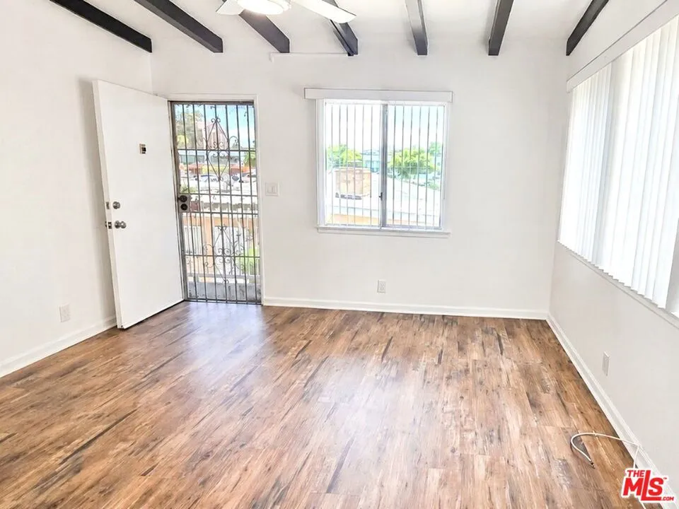 419 La Colina Drive #4 Inglewood, CA 90302
