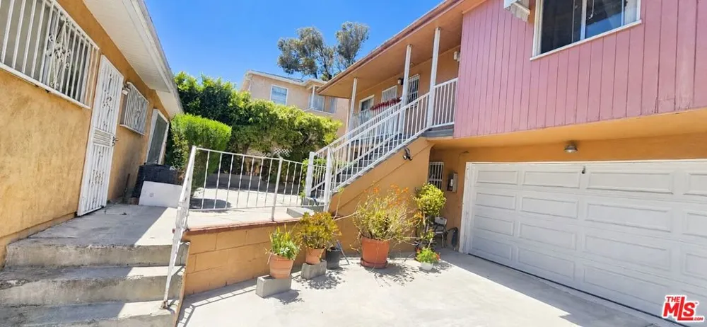 419 La Colina Drive #4 Inglewood, CA 90302