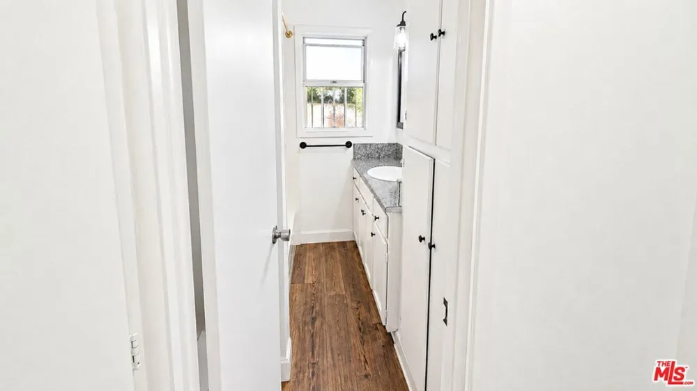 419 La Colina Drive #4 Inglewood, CA 90302
