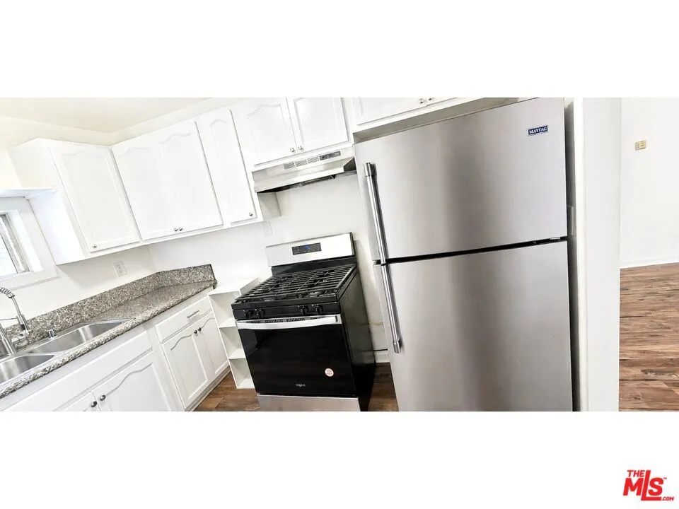 419 La Colina Drive #4 Inglewood, CA 90302