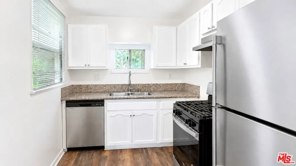 419 La Colina Drive #4 Inglewood, CA 90302