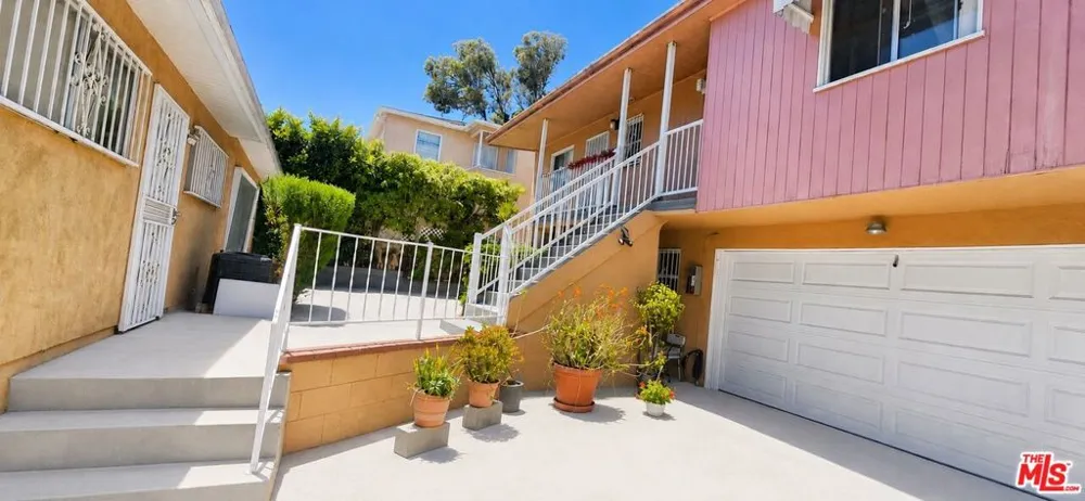 419 La Colina Drive #4 Inglewood, CA 90302