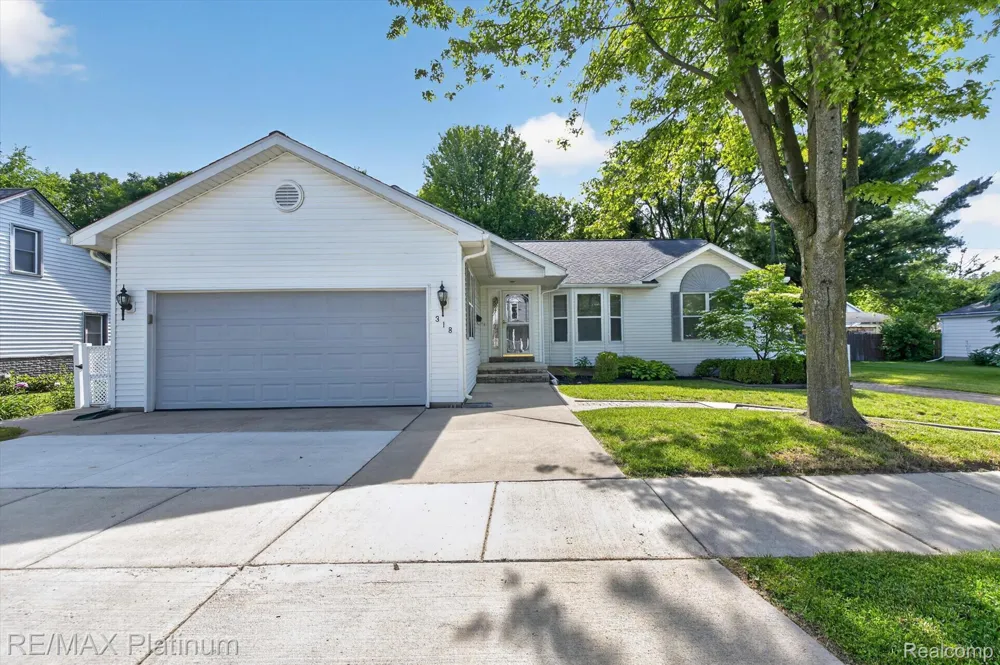 318 5th Street Brighton City, MI 48116