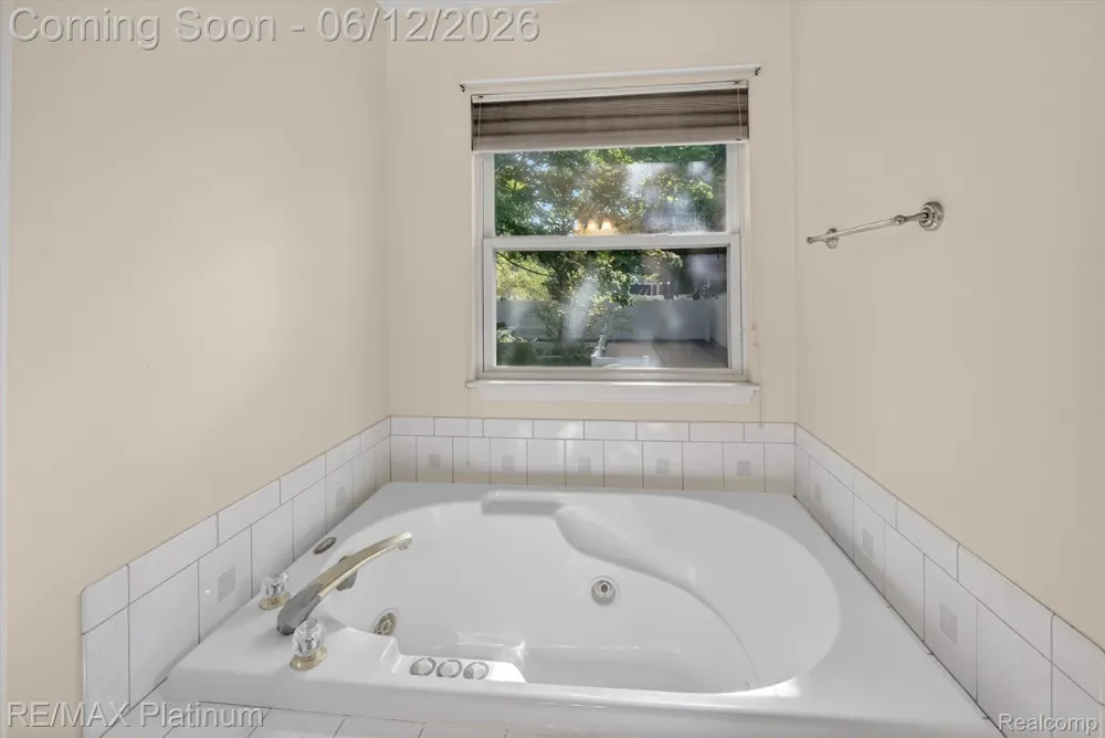 318 5th Street Brighton City, MI 48116
